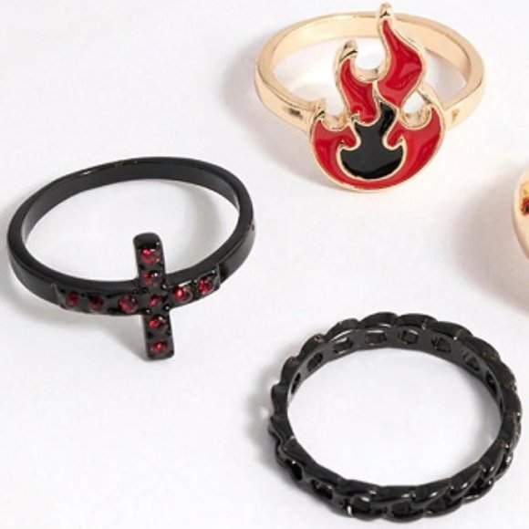 LOVISA 4pc GOTH ANTISOCIAL/CHAIN/CROSS/FLAME BLOOD RED CRYSTAL RING SET MIXED SZ - Picture 2 of 4
